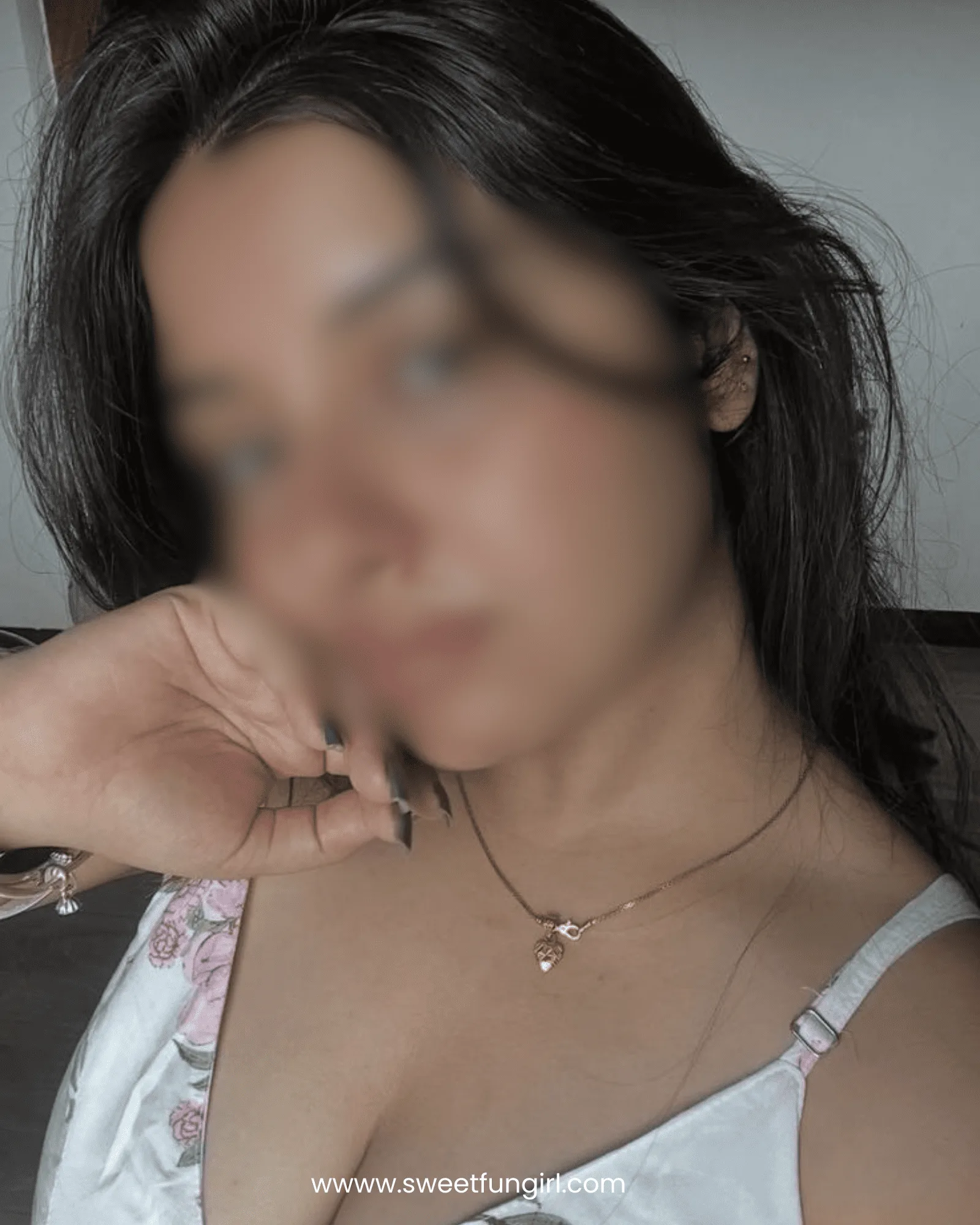 Anamika call girl
